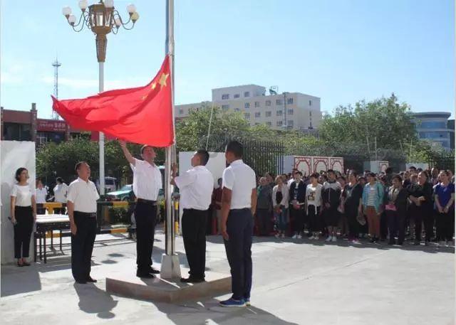 逃离变色龙森林